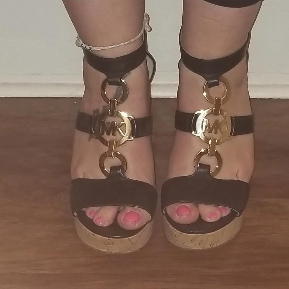 Michael kors heels - Picture 3 of 3